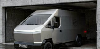 Rusia se adelanta a Tesla con una furgoneta eléctrica tipo Cybertruck: la Russo-Balt F200 EV