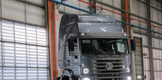Volkswagen exporta a África: más de 100 camiones y buses rumbo a Angola